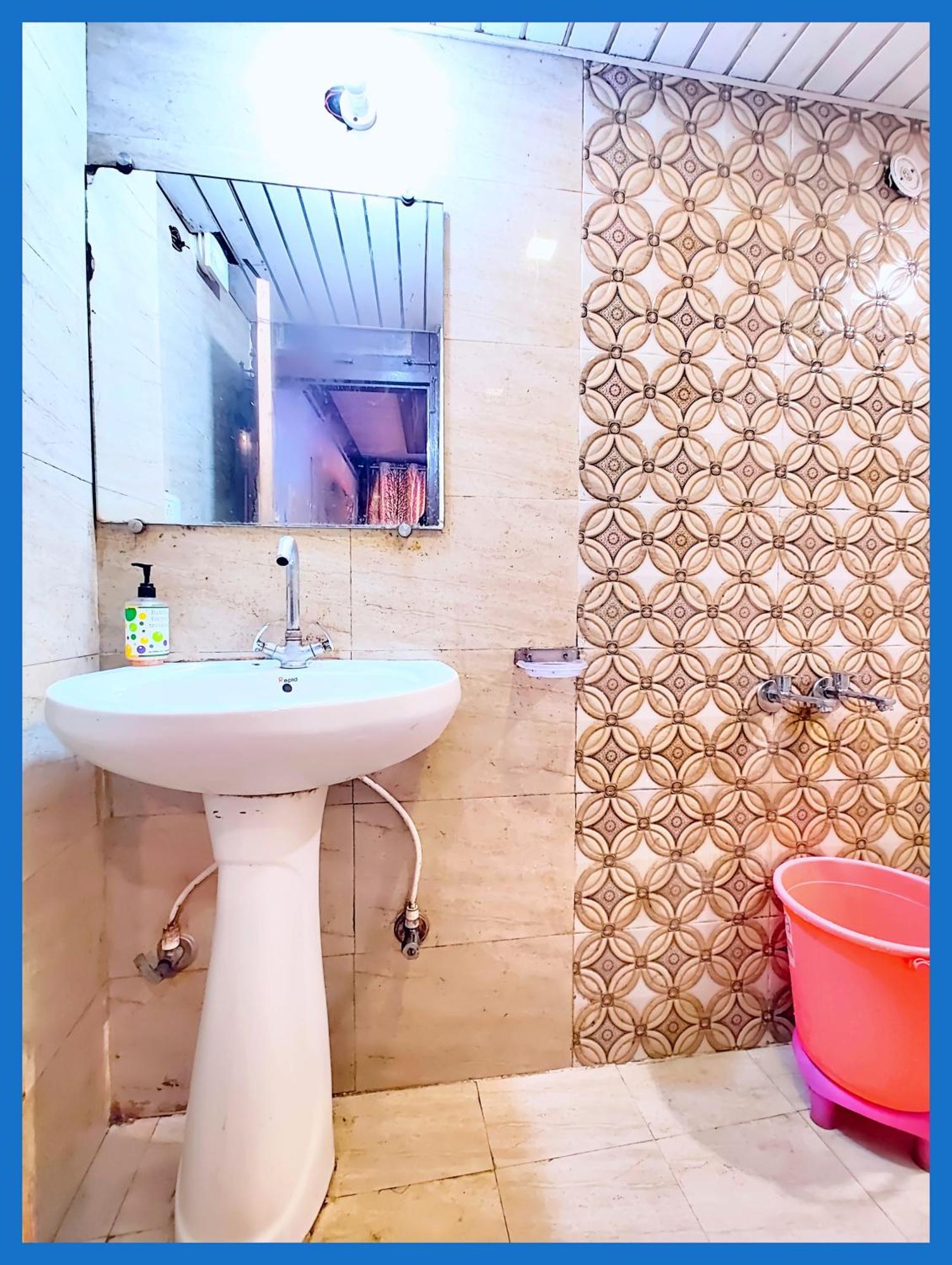 Flattiess ! Hotel Near Mall Road - Open Sitting Area On Terrace With Full Naini Lake View And Mountain Valley View - Wi Fi - Room Service Available - Top Rated Hotel Nainital Exterior photo